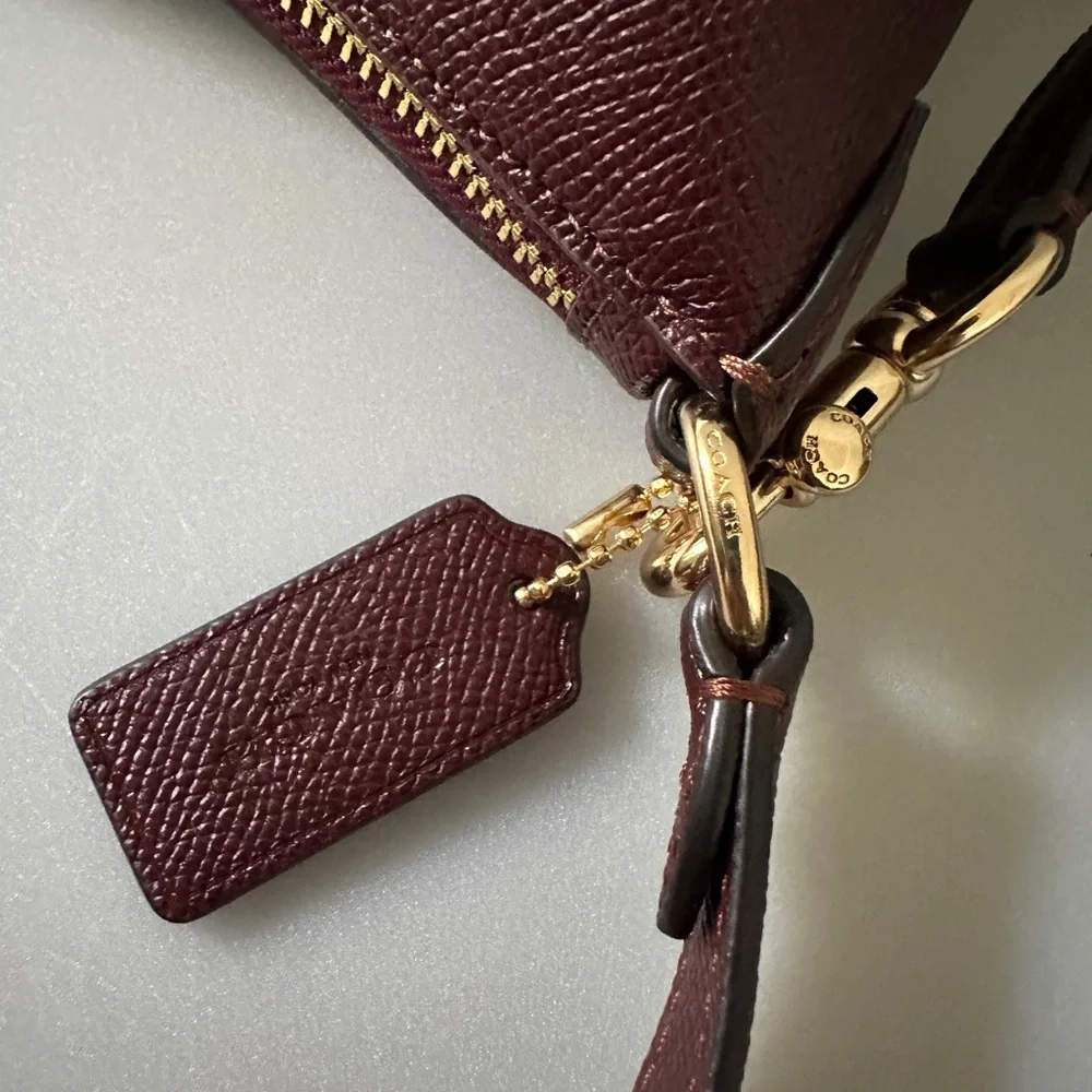 NWT COACH Zip Top‎ Leather Shoulder Bag